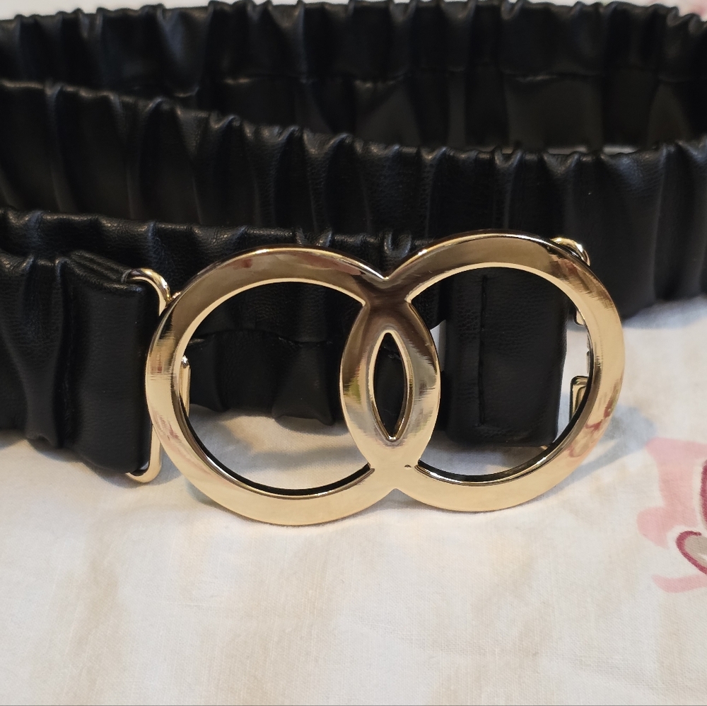 Strechy Black and Gold Women's Belt - Picture 5 of 7